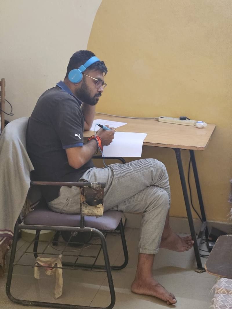 Student using BluePen AI Wardha